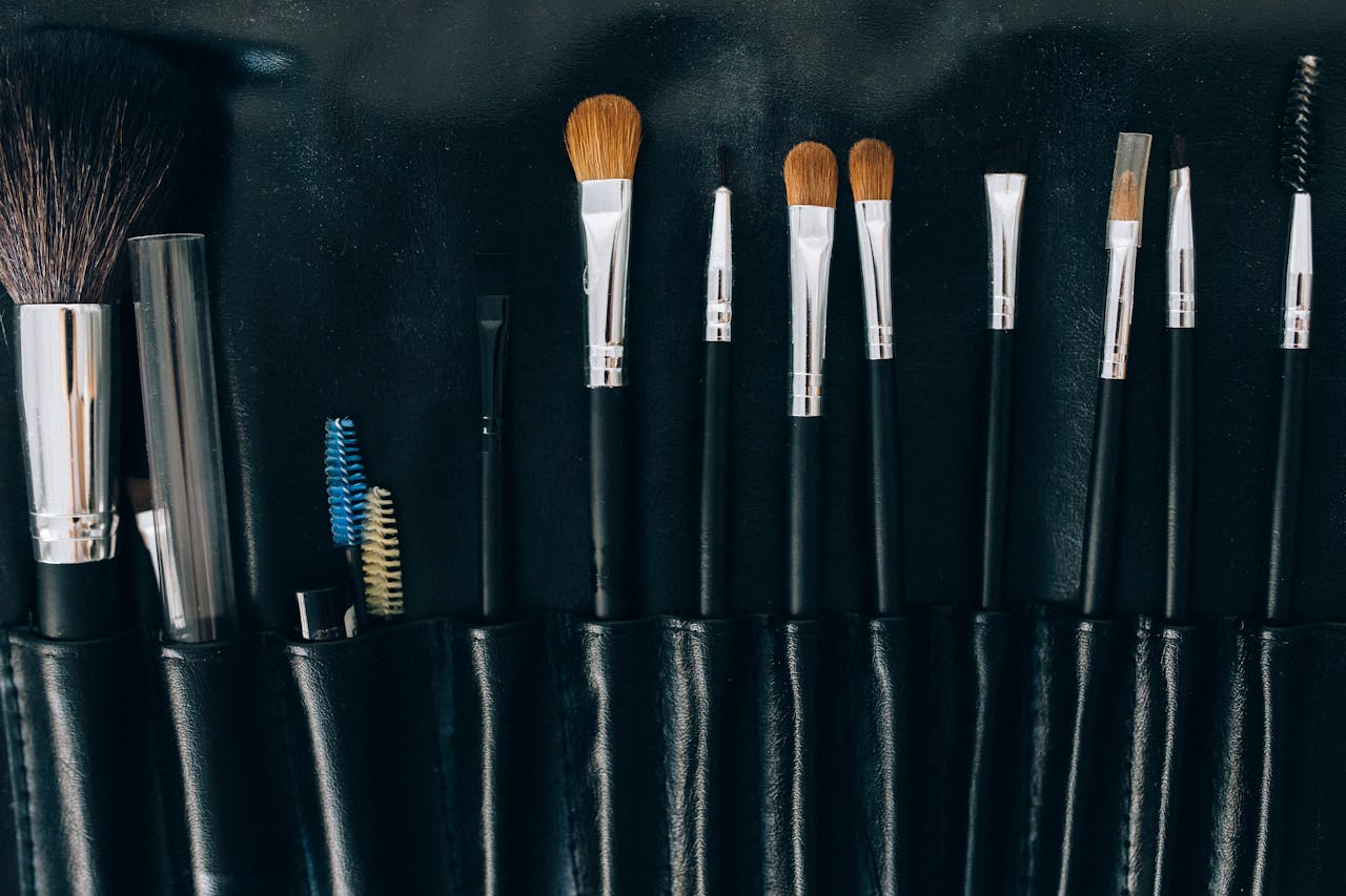 Professional makeup brushes and tools